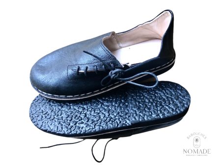 babouche cuir a lacets noire