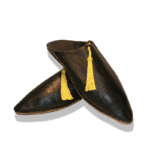 babouche pointue cuir noir pomponjaune