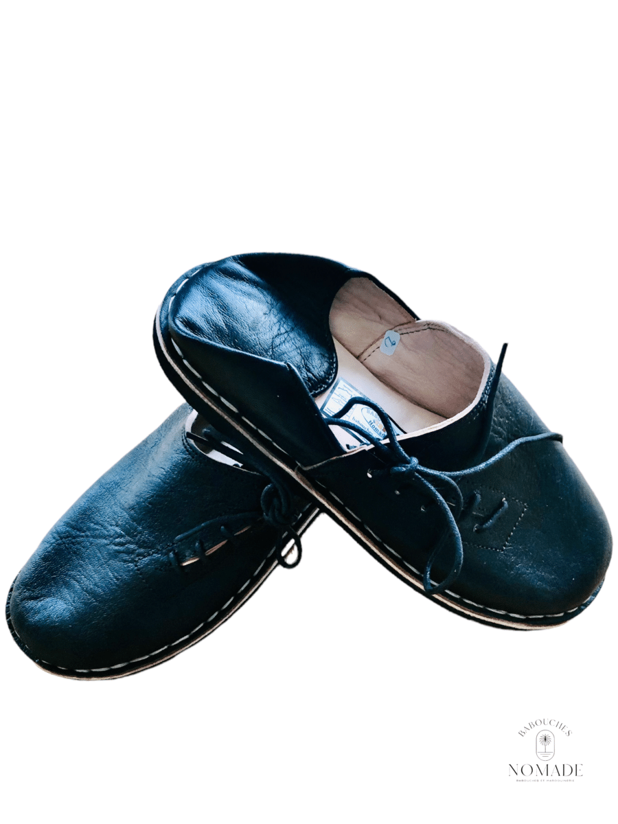 babouches noires cuir a lacets reglable